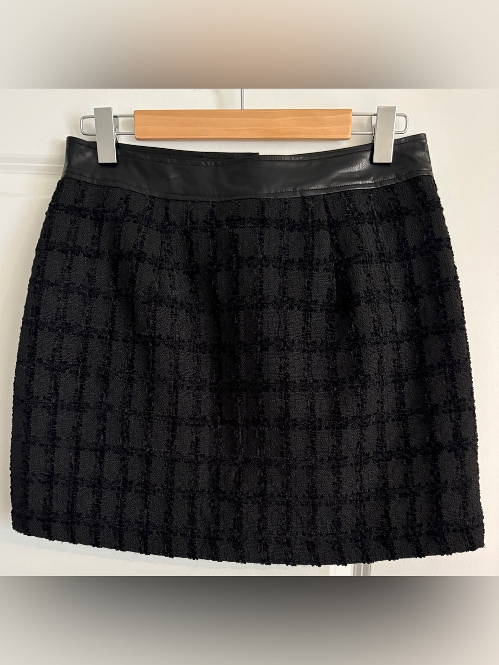 NWT En Saison Tweed Mini Skirt Black Faux Leather Trim Button Front Size L - Picture 2 of 4